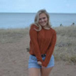 Meet your Posher, Alyssa